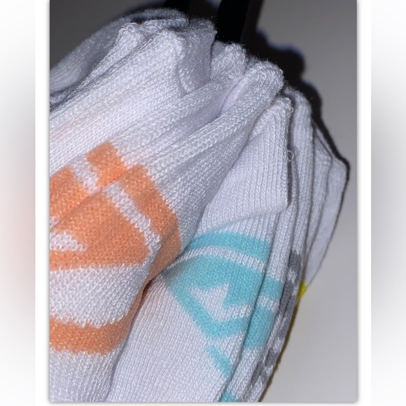 Quicksilver Quarter Socks 5 Pair Men 6-12 White w Multicolor Toe Heel Logo Surf - Picture 7 of 11